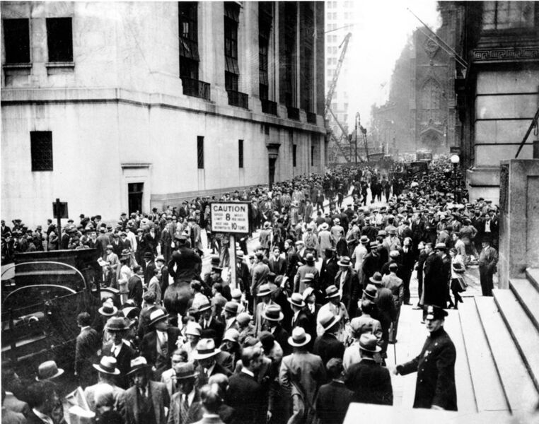 File:Crowds gathering outside New York Stock Exchange.jpg