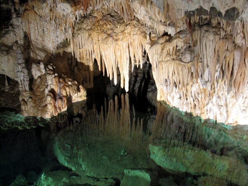 File:Demenovska jaskyna slobody-smaragdove jazierko.jpg