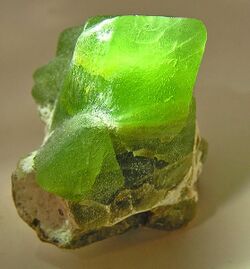 Forsterite-158776.jpg