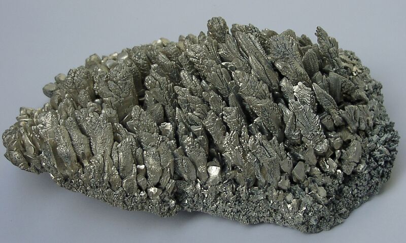 File:Magnesium crystals.jpg
