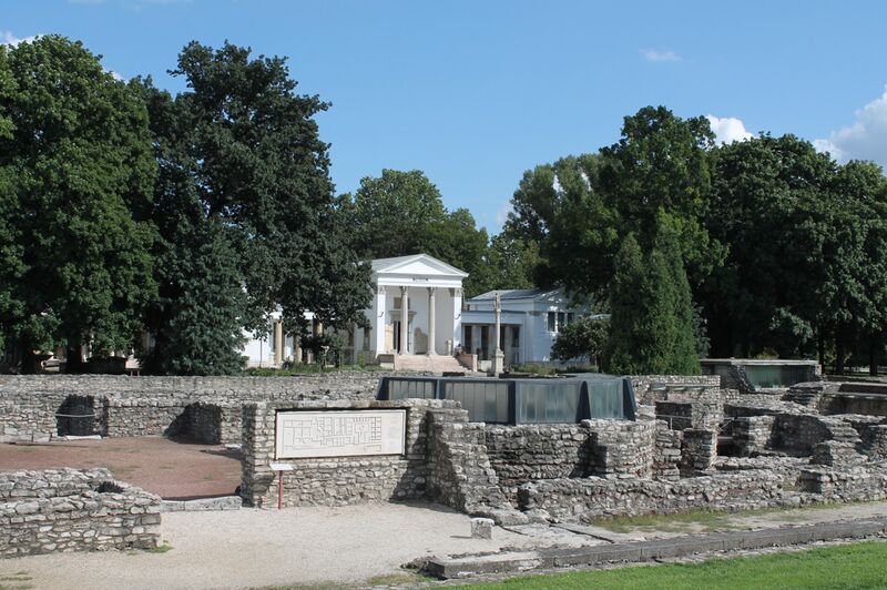 File:The ruins of the civil town of Aquincum and the Museum in Budapest.jpg