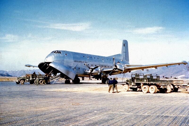 File:C-124A unloading during Korean War.jpg
