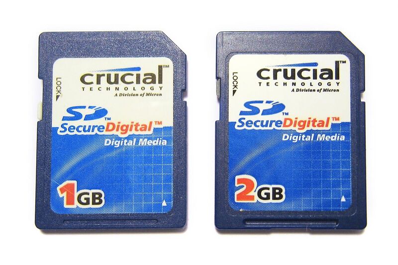File:Crucial SD Cards 2007 1GB and 2GB (front).jpg