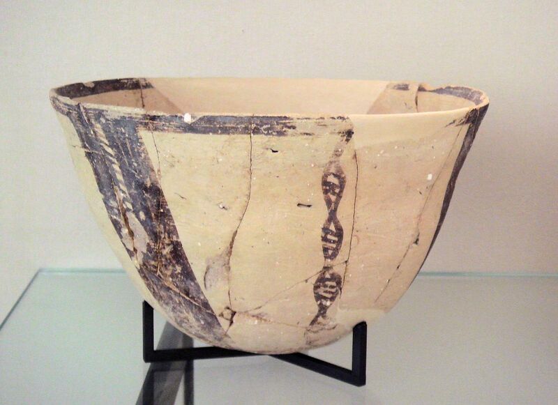 File:Early Ubaid pottery 5100-4500 BC Tepe Gawra Louvre Museum DAO 3.jpg