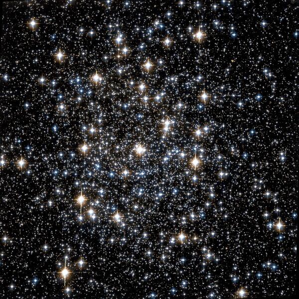 File:NGC 3201 Hubble WikiSky.jpg