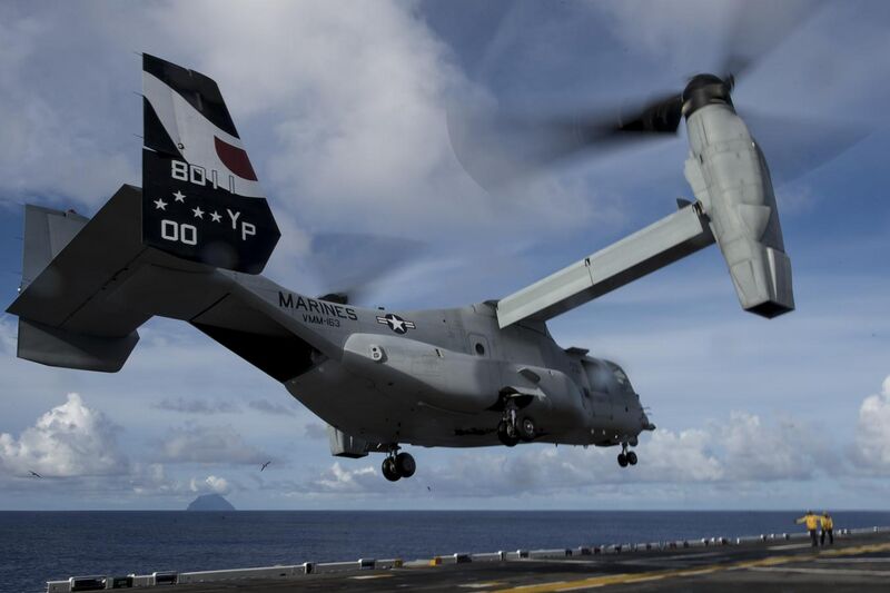 File:USS Makin Island conducts flight operations. (14991813372).jpg