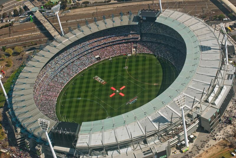 File:AFL Grand Final 2010 on the Melbourne Cricket Ground.jpg