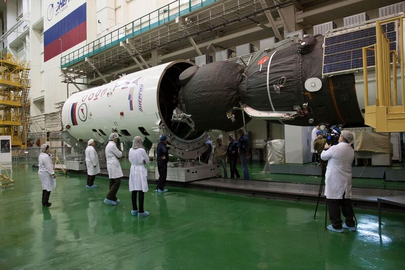 File:Soyuz TMA-07M spacecraft integration facility 5.jpg