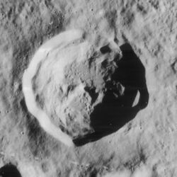 Wright crater 4186 h3.jpg