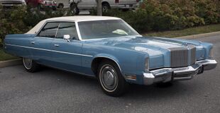 1975 Imperial LeBaron four-door Hardtop Sedan, front right (Hershey 2019).jpg