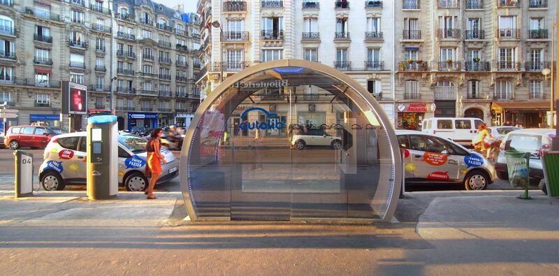 File:Autolib' Station, Paris, Boulevard Diderot 01.jpg