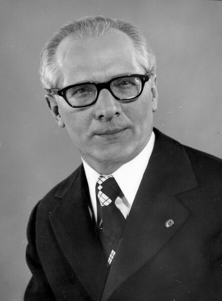 File:Bundesarchiv Bild 183-R0518-182, Erich Honecker.jpg