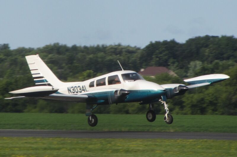 File:Cessna310J.jpg