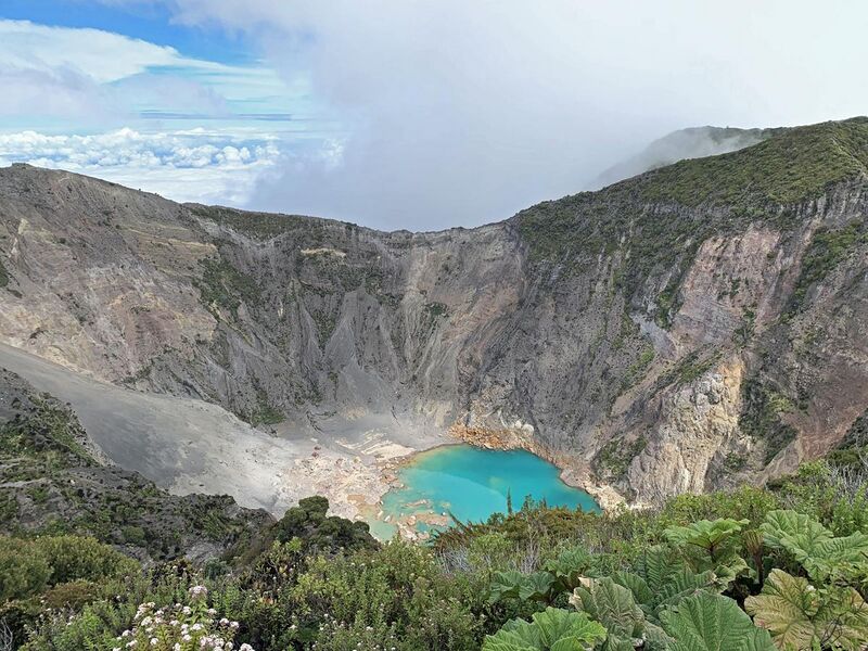 File:Crater Irazu volcano CRI 01 2020 1512.jpg
