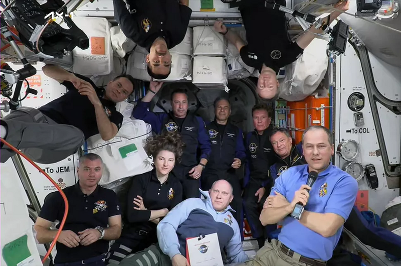 File:ISS-67 with Axiom Mission 1 crew.png
