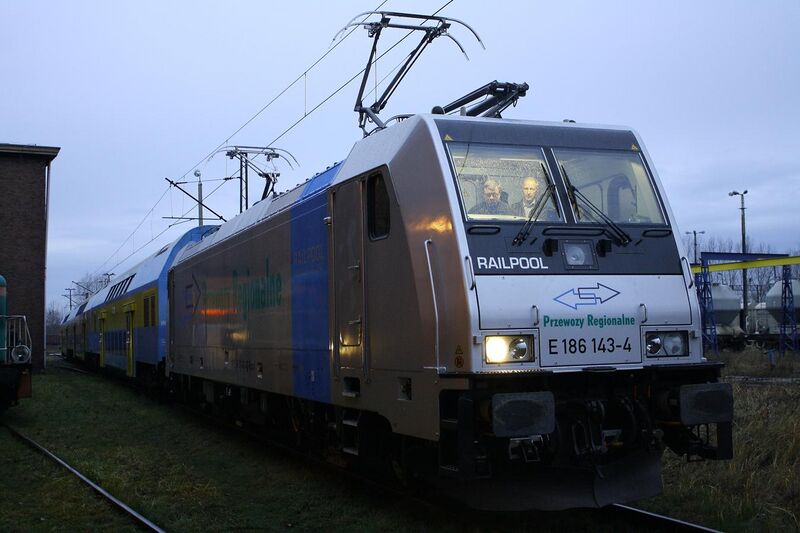 File:Przewozy Regionalne locomotive E 186 143-4.JPG