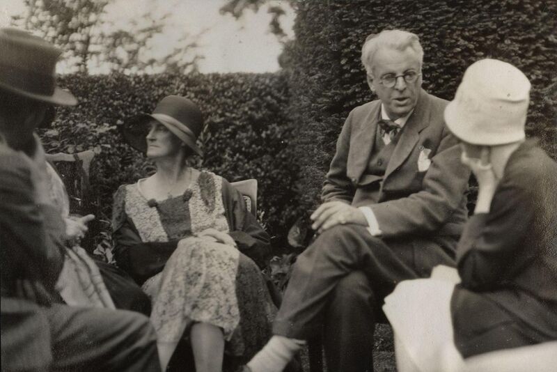 File:Walter de la Mare, Bertha Georgie Yeats (née Hyde-Lees), William Butler Yeats, unknown woman by Lady Ottoline Morrell.jpg
