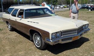 1971 Buick Estate wagon front.jpg