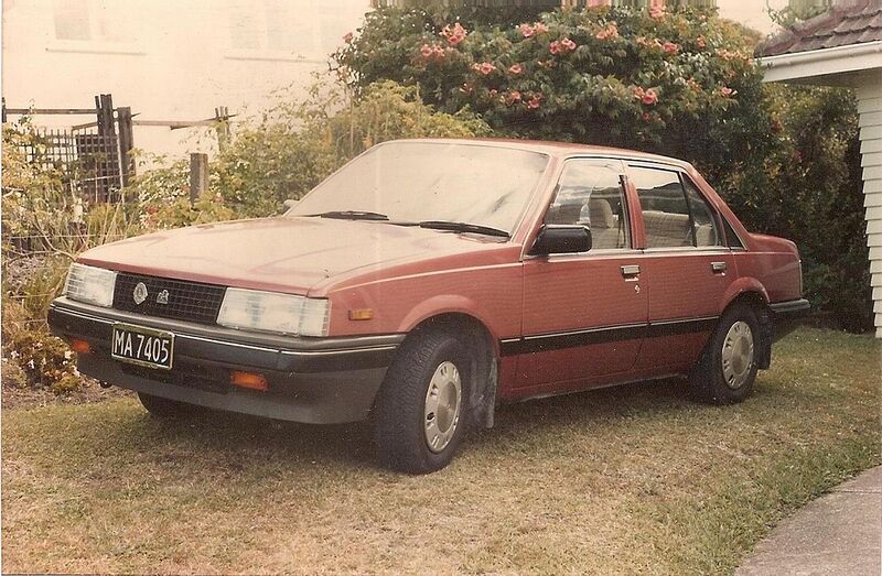 File:1984-1987 Holden Camira (JJ) sedan 01.jpg