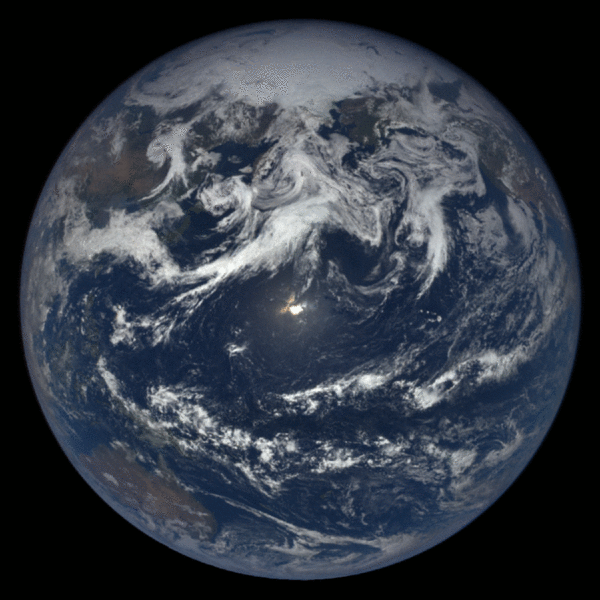 File:EpicEarth-Globespin(2016May29).gif