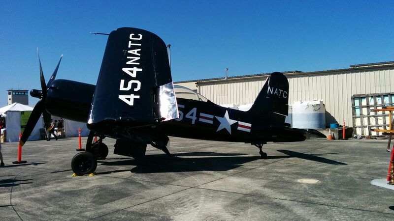 File:F2G-1 Corsair with wings manually folded. BuNo 88454.jpg