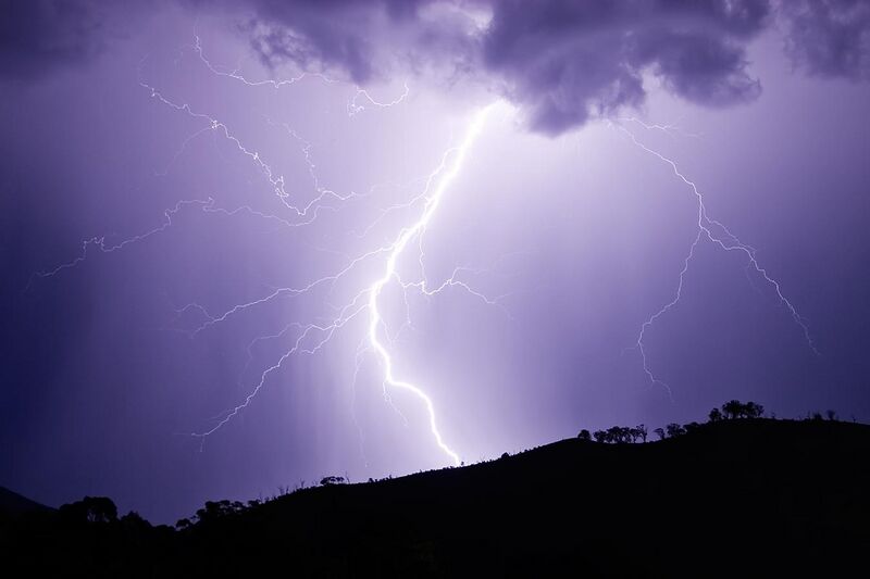 File:Lightning strike jan 2007.jpg