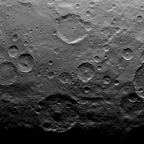 File:PIA19614-Ceres-DwarfPlanet-Dawn-2ndMappingOrbit-image41-20150625.jpg