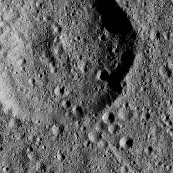 File:PIA20380-Ceres-DwarfPlanet-Dawn-4thMapOrbit-LAMO-image26-20160102.jpg