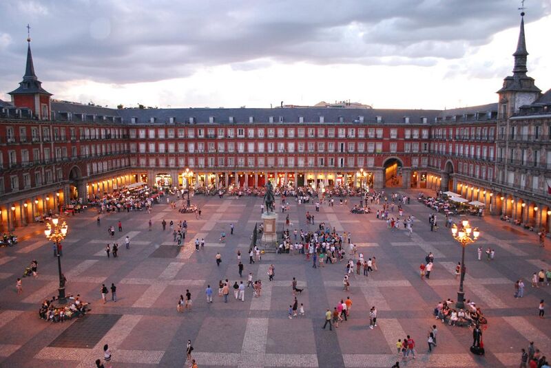 File:Plaza Mayor de Madrid 06.jpg