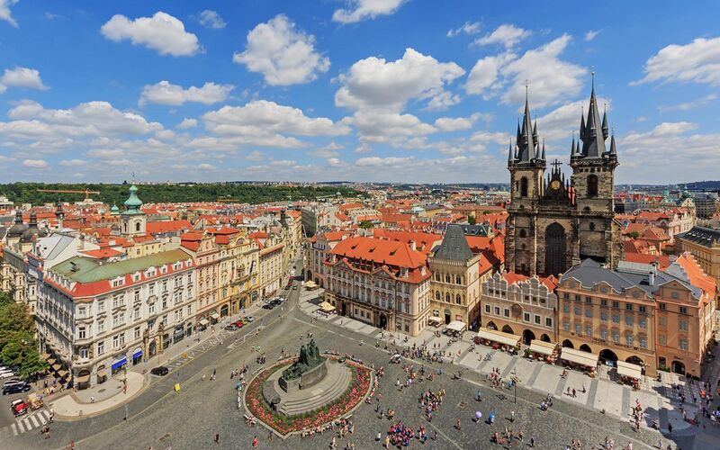 File:Prague 07-2016 View from Old Town Hall Tower img3.jpg
