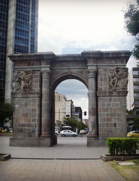File:Puerta de La Circasiana.jpg