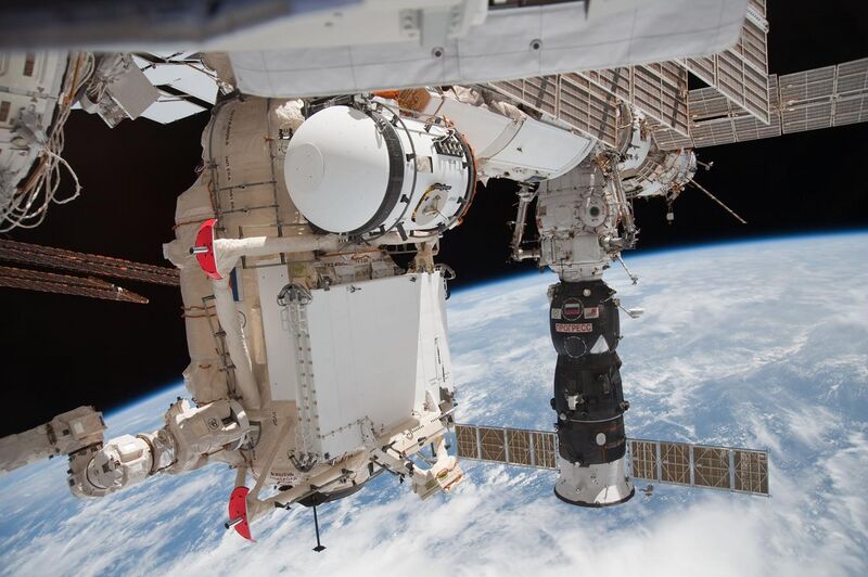 File:STS-132 ISS-23 Rassvet Pirs and Progress M-05M.jpg