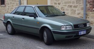 1992-1995 Audi 80 (8C) 2.0 E sedan (2018-08-06) 01.jpg