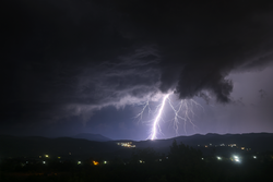 Rural nightime lightning strike.png