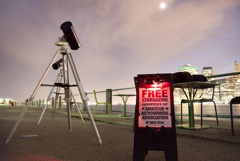 File:Telescopes at Brooklyn Bridge Park, Pier 1.jpg
