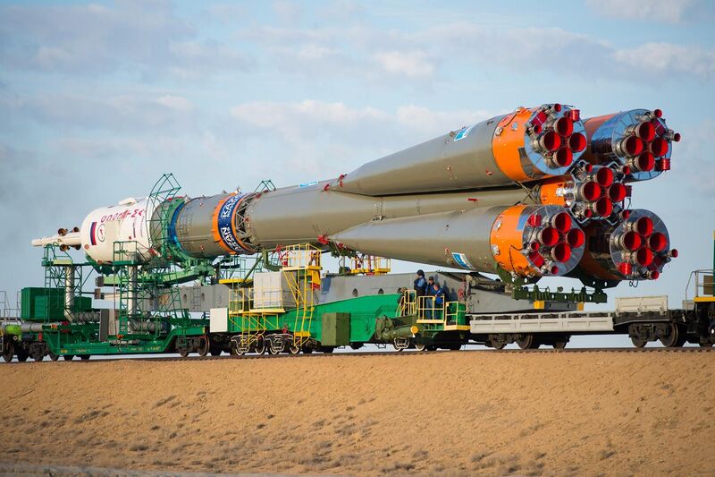 File:Expedition 41 Rollout (201409230023HQ).jpg