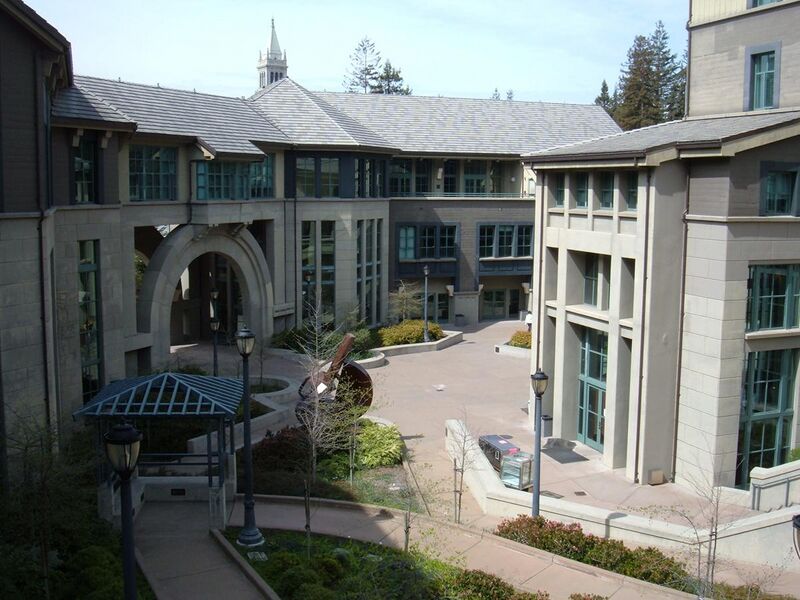 File:Haas School of Business central courtyard.JPG