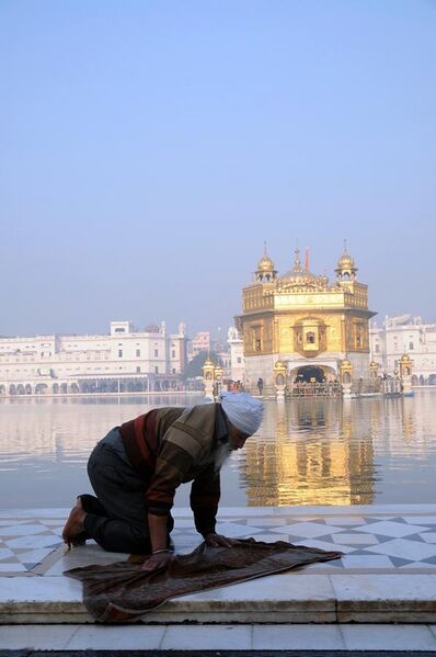 File:Kar Sewa at Durbar Sahib (5251781780).jpg