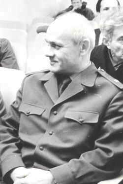 Vladimir Dzhanibekov (cropped).jpg