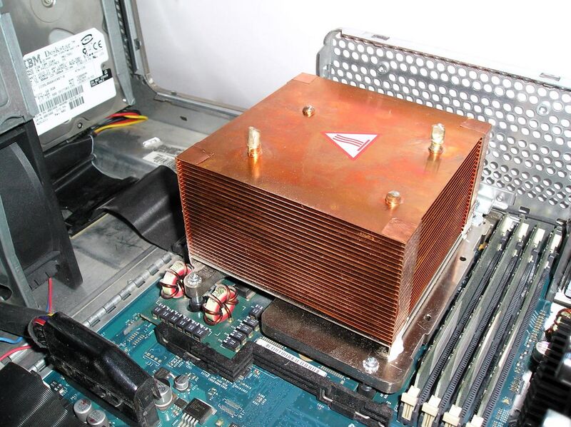 File:Copper heat sink with pipes.jpg