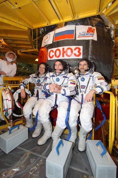 File:Expedition23 fit check dress rehearsal.jpg