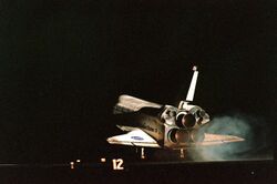 STS-88 landing.jpg