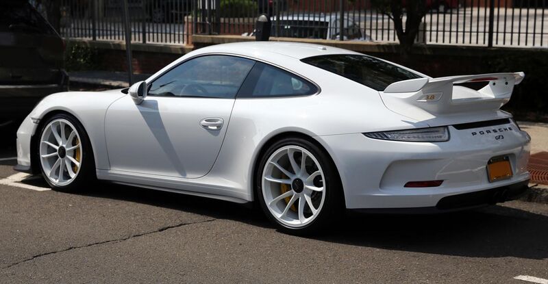File:2015 Porsche 911 GT3 (991), rear left.jpg
