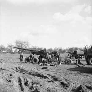 7.2 inch howitzers at Rhine crossing 1945 IWM B 15776.jpg