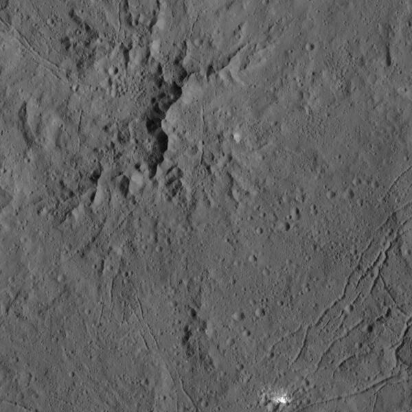 File:PIA20303-Ceres-DwarfPlanet-Dawn-4thMapOrbit-LAMO-image13-20151221.jpg