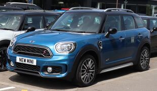 2018 Mini Cooper Countryman S Front.jpg