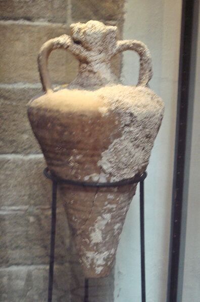 File:Amphora of the Agora K109 type Agean sea 3rd 4th century CE found between Mogador and Pharaon islands.jpg