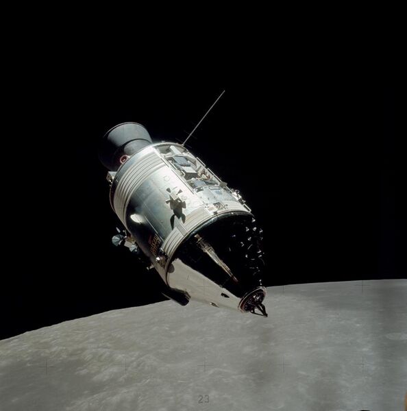 File:Apollo 17 Command Module AS17-145-22261HR.jpg