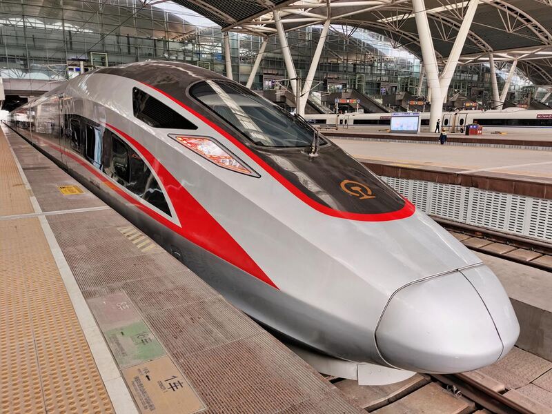 File:Fuxinghao CR400 high-speed train front.jpg