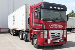 Renault Magnum 440 dxi truck.jpg